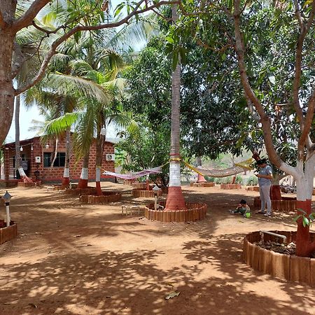 Prajakta Rest House Alībāg Exterior photo