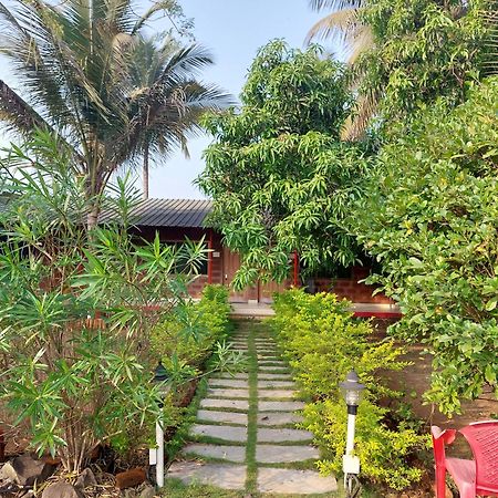 Prajakta Rest House Alībāg Room photo