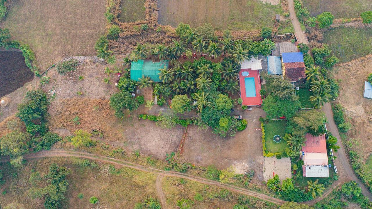 Prajakta Rest House Alībāg Exterior photo