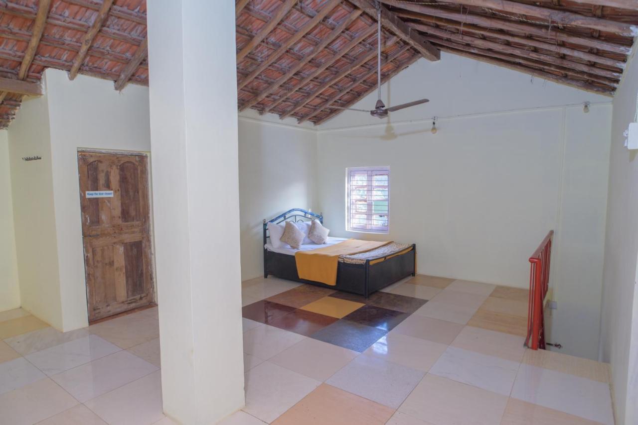 Prajakta Rest House Alībāg Exterior photo