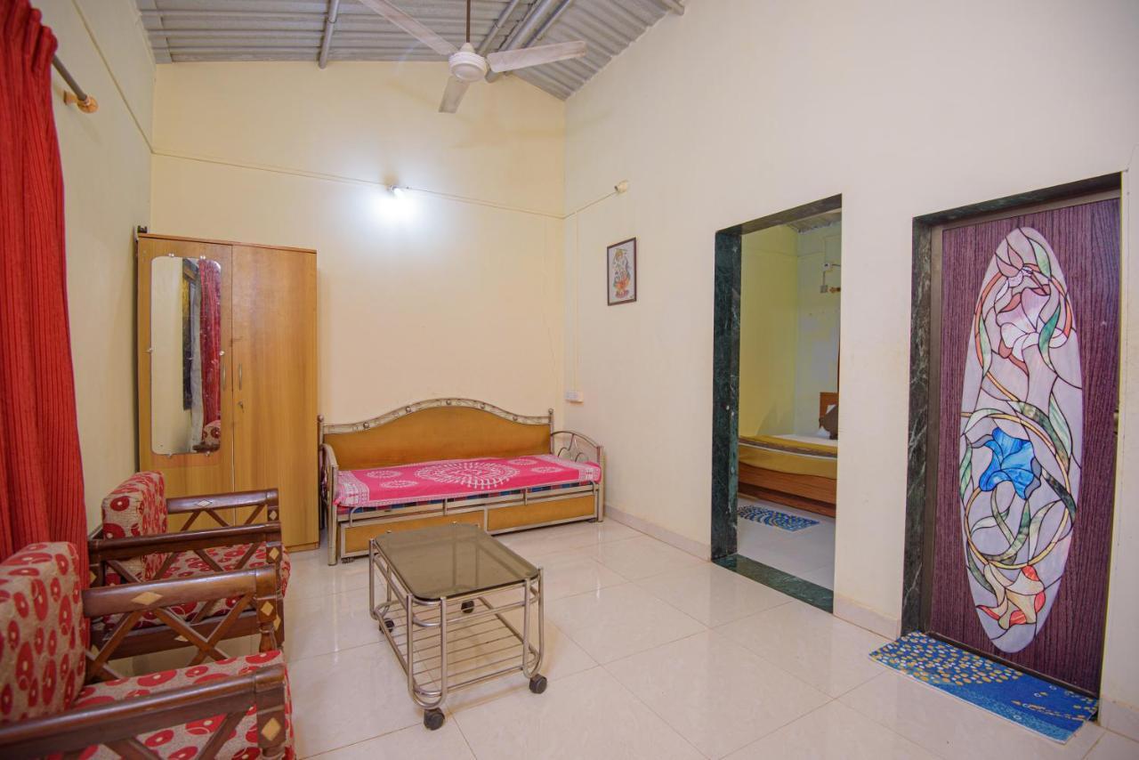 Prajakta Rest House Alībāg Exterior photo
