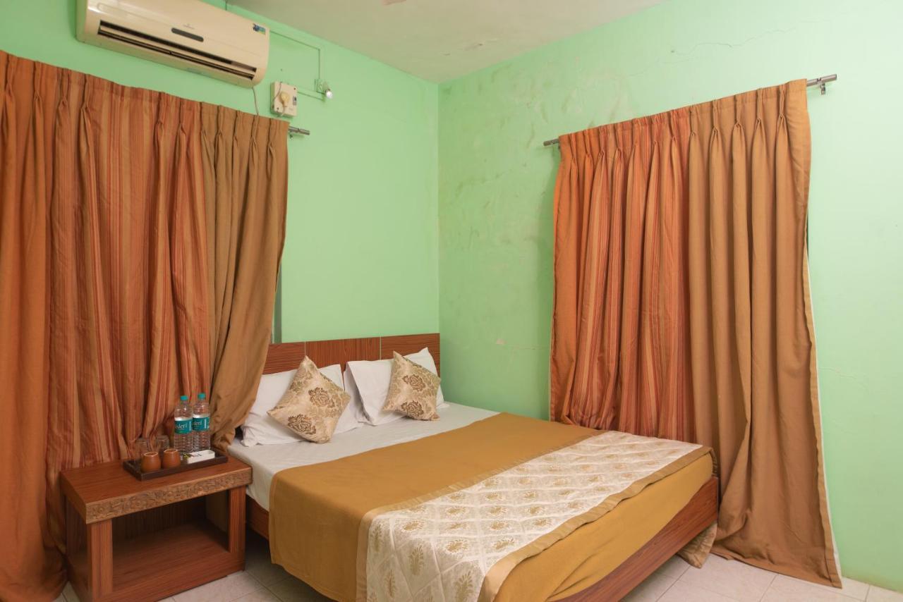 Prajakta Rest House Alībāg Exterior photo
