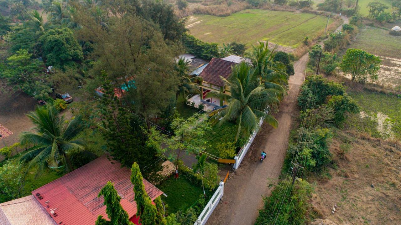 Prajakta Rest House Alībāg Exterior photo