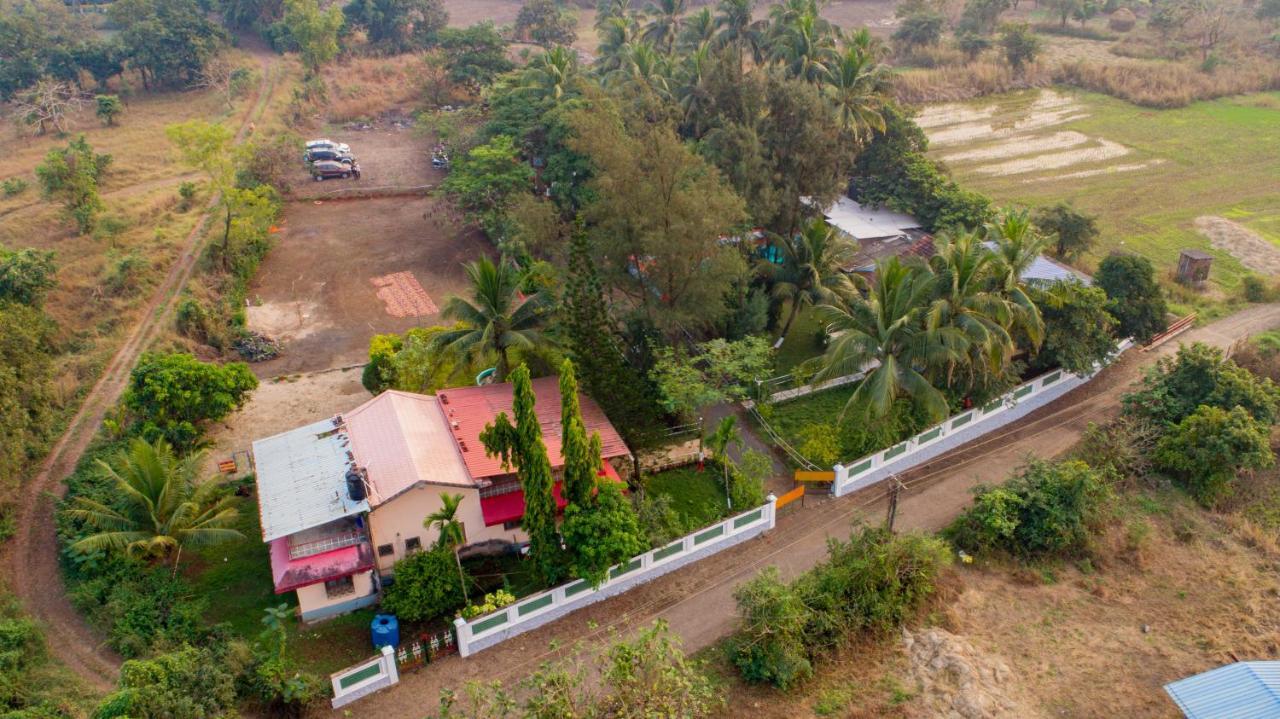 Prajakta Rest House Alībāg Exterior photo