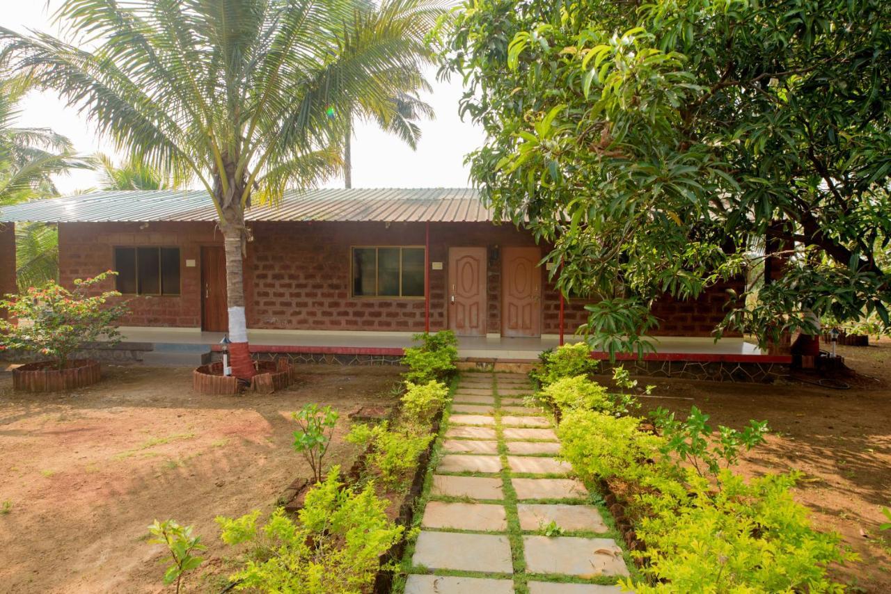 Prajakta Rest House Alībāg Exterior photo