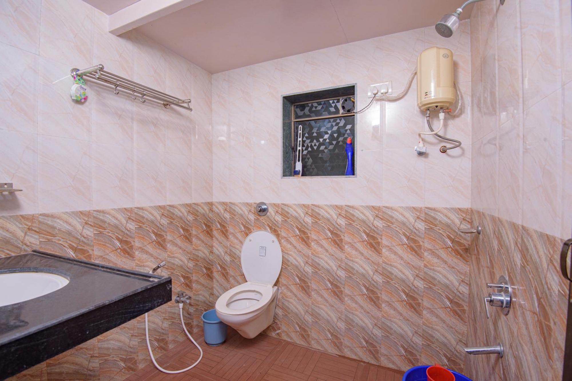 Prajakta Rest House Alībāg Room photo